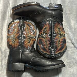Tony Lama Black Western Cowboy Boots with Embroidered Design size 27.5EE (10)